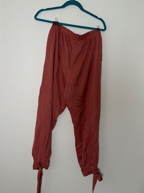 Lulu's  Tie-Hem Joggers in Terracotta